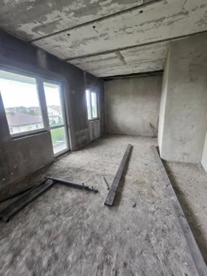 Продаж будинку 1000 м² на 24 сотках