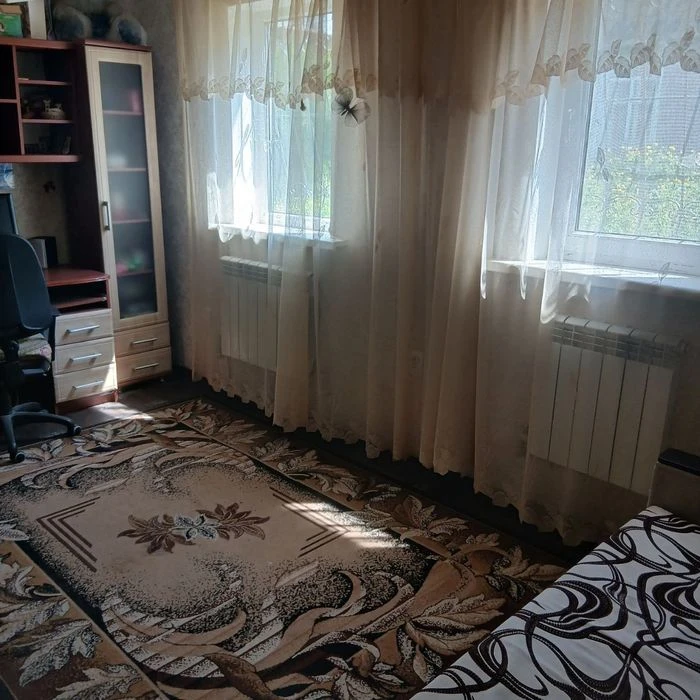 Продам дом в Большой Рогани, кирпич 63м2, с удобствами. Торг