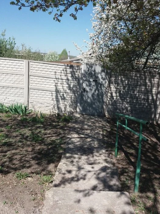 Продам дом в Большой Рогани, кирпич 63м2, с удобствами. Торг