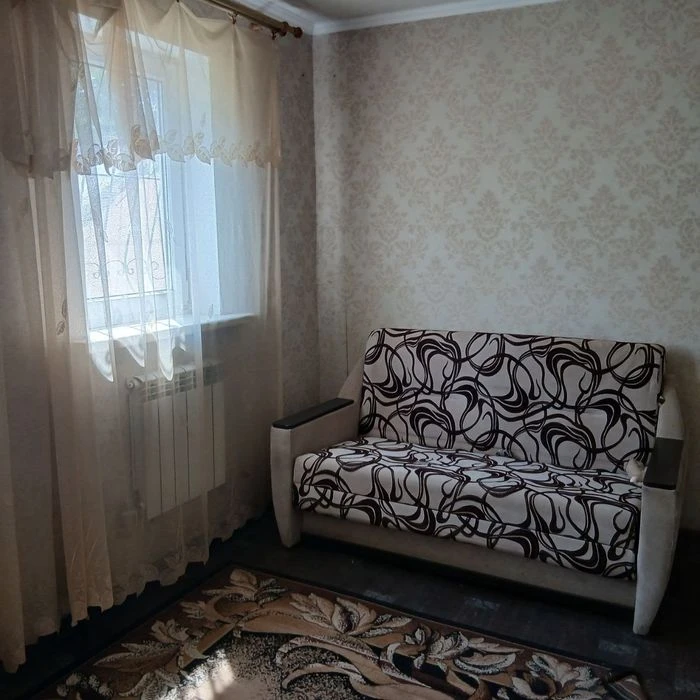 Продам дом в Большой Рогани, кирпич 63м2, с удобствами. Торг