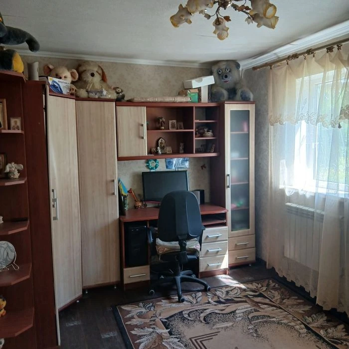 Продам дом в Большой Рогани, кирпич 63м2, с удобствами. Торг