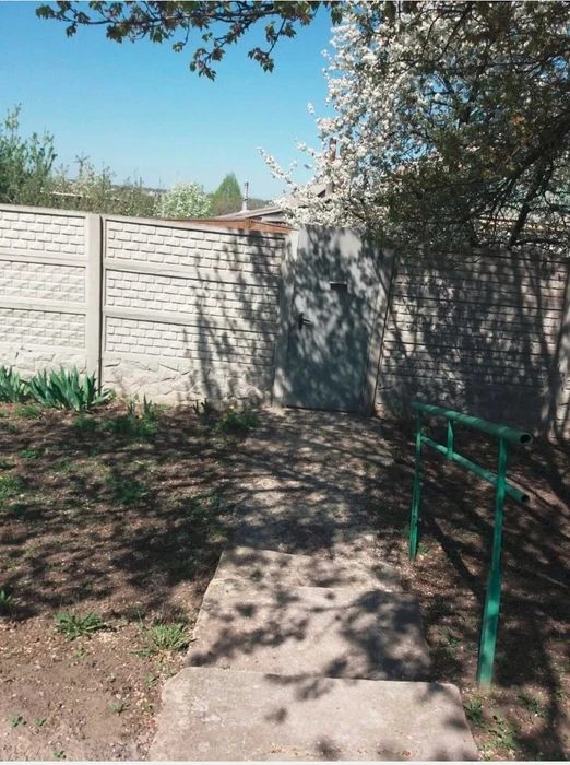 Продам капітальний житловий будинок, 10 хвилин від метро Інд
