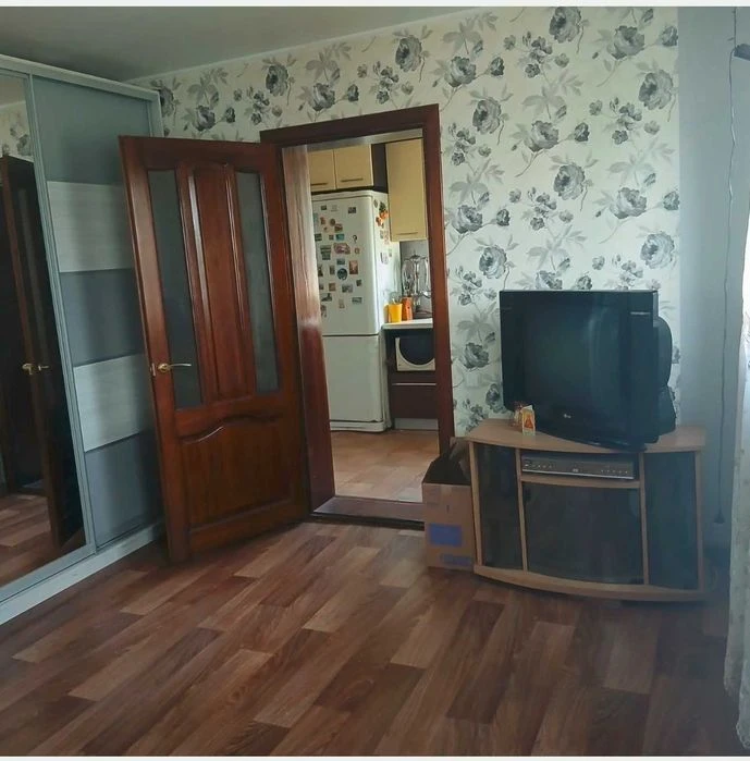 Продам капітальний житловий будинок, 10 хвилин від метро Інд