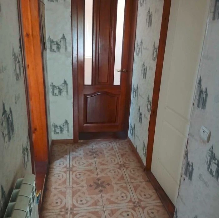 Продам капітальний житловий будинок, 10 хвилин від метро Інд