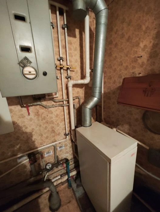 Продам‼️часть дома 65м², свой двор, метро Холодная гора