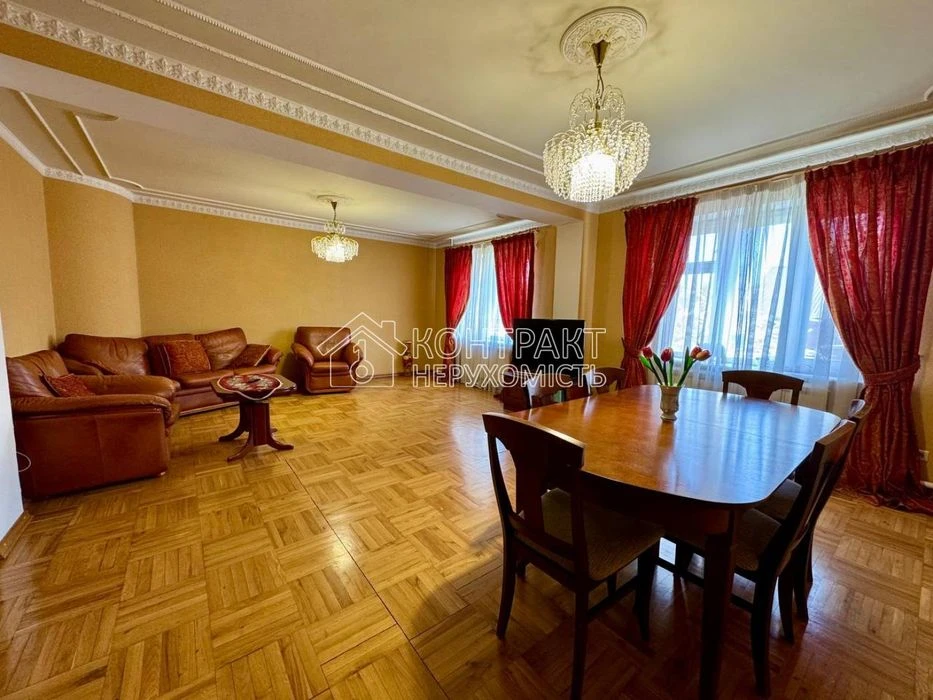 Продам дом, район м. Холодная гора. Эксклюзив!