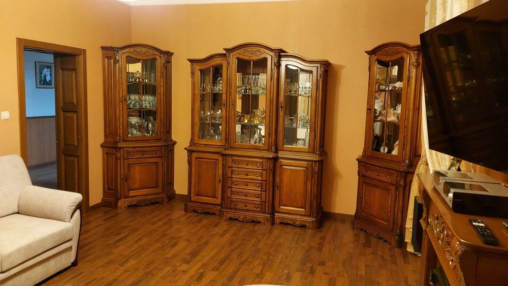 Продам свій будинок  в районі Основа .