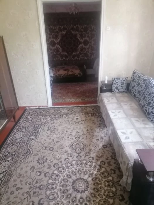 Продам дом и 1/2 дома в одном дворе
