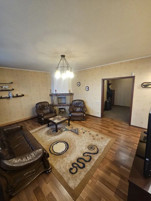 Дом 206м²  пр-кт Аэрокосмический (Гагарина).
