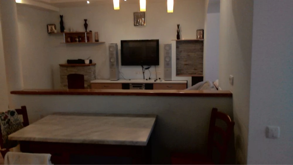 продам 2-к квартиру Алана Шепарда 14