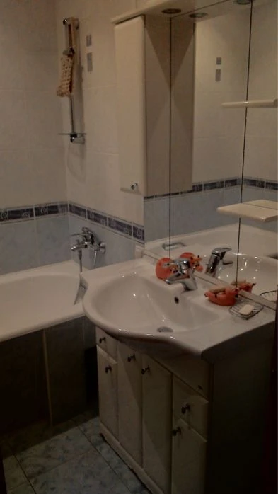 продам 2-к квартиру Алана Шепарда 14