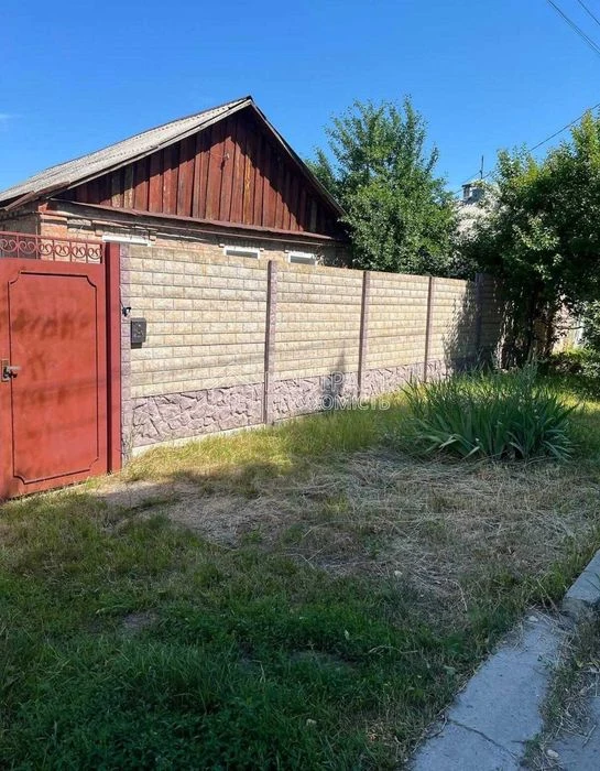 Продаж 1 поверхового будинку 50 кв. м, 3 кімнати, на вул. Ар
