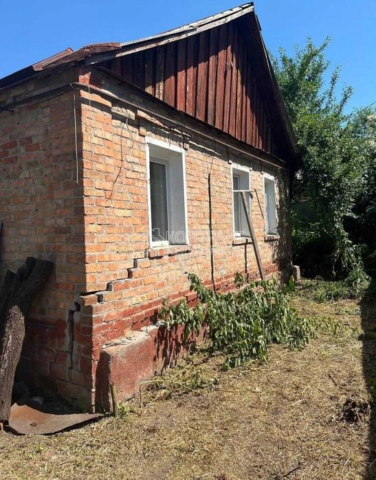 Продаж 1 поверхового будинку 50 кв. м, 3 кімнати, на вул. Ар