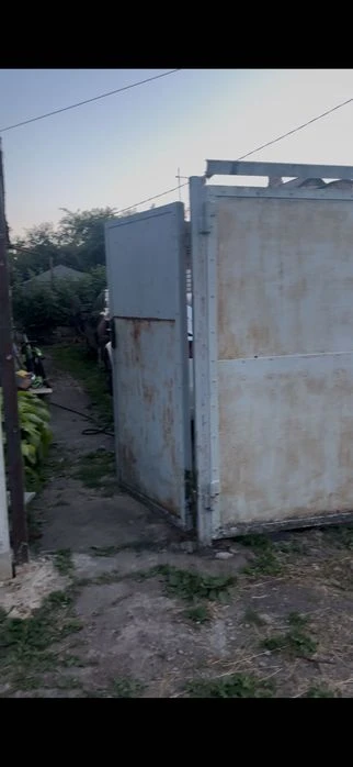 Продам пол дома на поселке Кирова 4 сотки земли