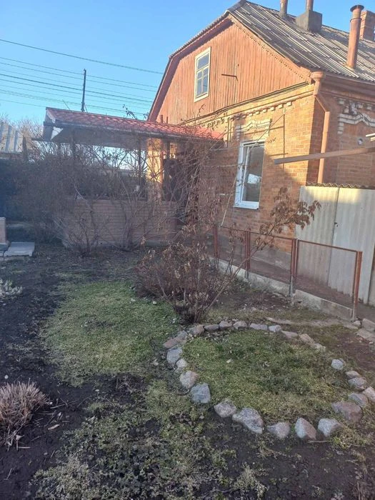М.Холодная Гора, продам 2 дома на одном участке, ул.Погранич
