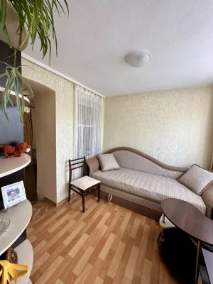 Продам часть дома индивидуальное отопление метро Левада