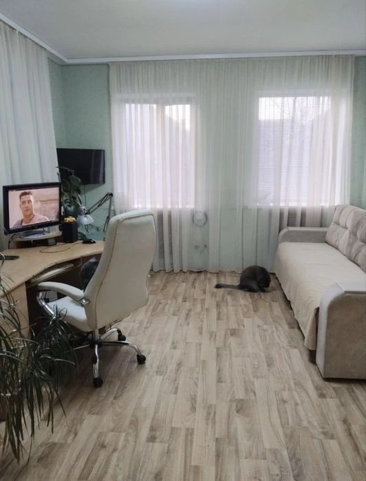 Дом в индустриальном р-не Харькова с центральными коммуникац