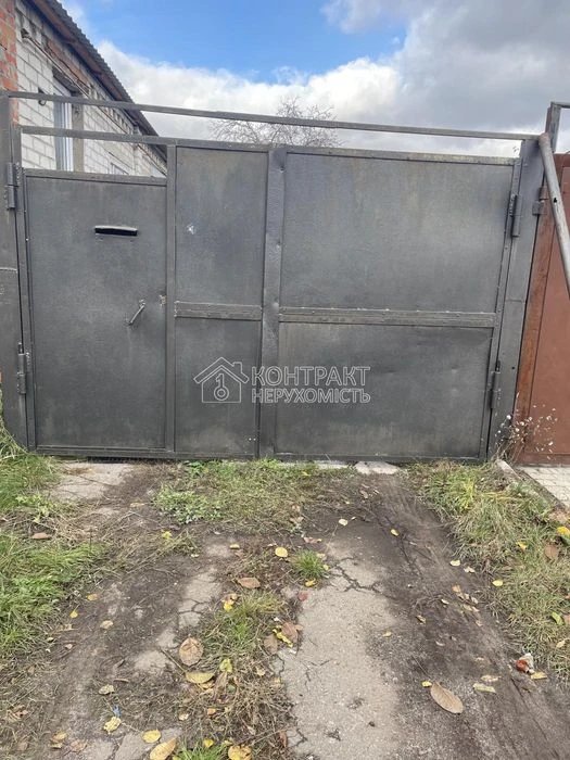 Продам частину будинку м Захисників України