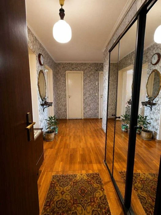 Продам просторную 3-к квартиру Крутогорный спуск Рогалева