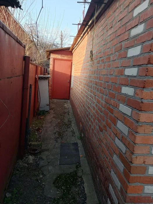 Продается полдома