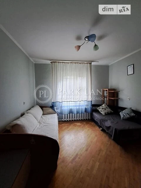 For sale 2-room apartment 61 sq. m. on Vyshnyakivska Street 7A • ID 347