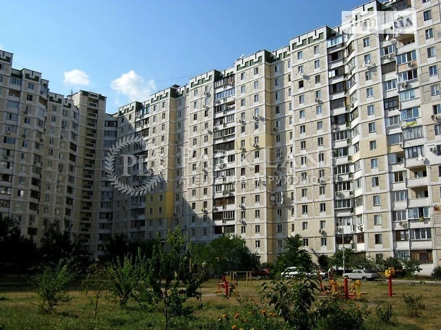For sale 2-room apartment 61 sq. m. on Vyshnyakivska Street 7A • ID 347