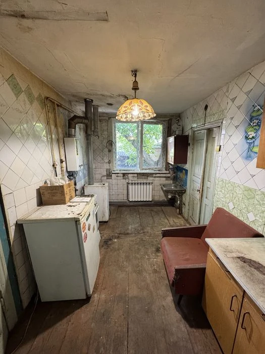 Продам дом (два отдельностоящих полноценных дома) по ул.  Лу