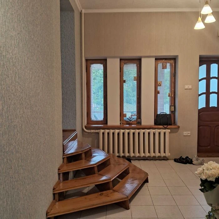 Продам 2 поверховий капітальний будинок Баварія