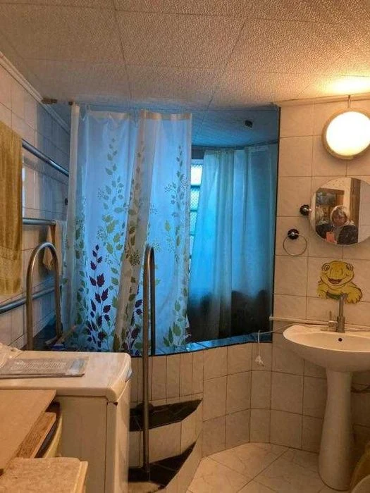Продам отдельно стоящий дом в Харькове
