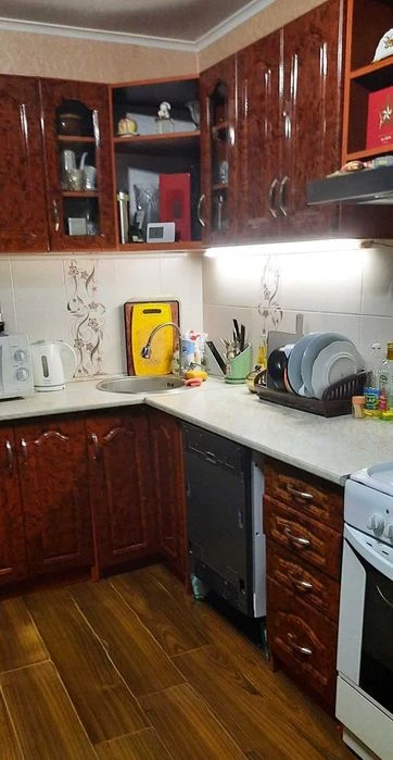 G9 Терміново продам 1/2 будинку у районі Локомотив!