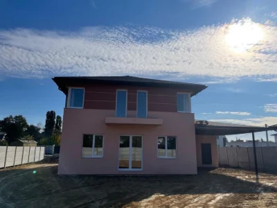 Продам дом 230м2 10соток + бонус 15 соток по ул .Кролевецкая