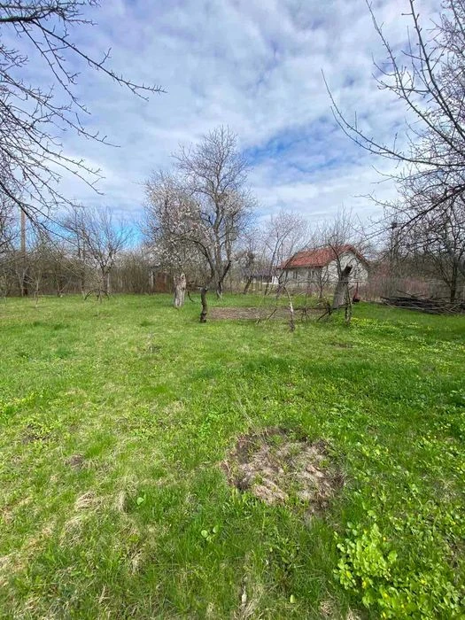 Продам дачу в мальовничому місці, 6 соток, рівна ділянка, са