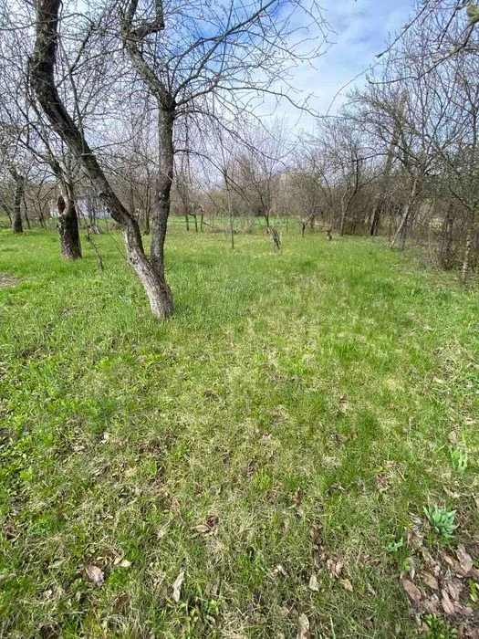 Продам дачу в мальовничому місці, 6 соток, рівна ділянка, са