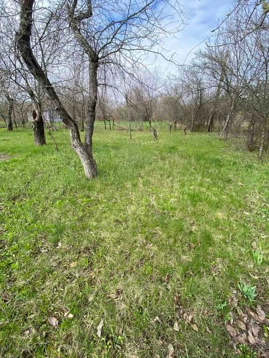 Продам дачу в мальовничому місці, 6 соток, рівна ділянка, са