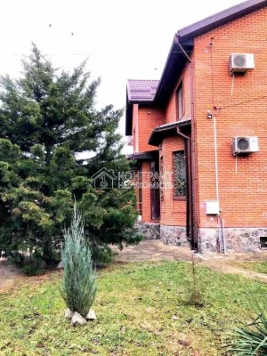 Продам будинок котедж 307 м2, з бомбосховищем, м. Студентськ