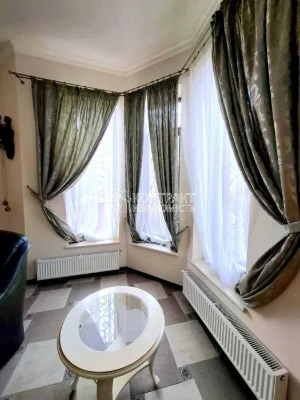Продам будинок котедж 307 м2, з бомбосховищем, м. Студентськ