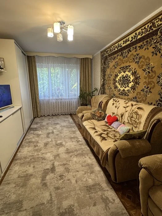 Редкое предложение! Уютная 3-комнатная с балконом и мебелью.