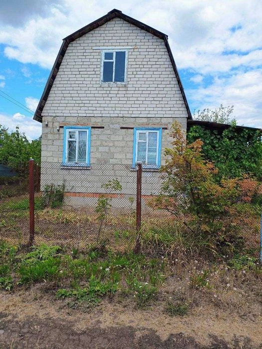 Продам дачний будинок із земельною ділянкою на «Світанку« («
