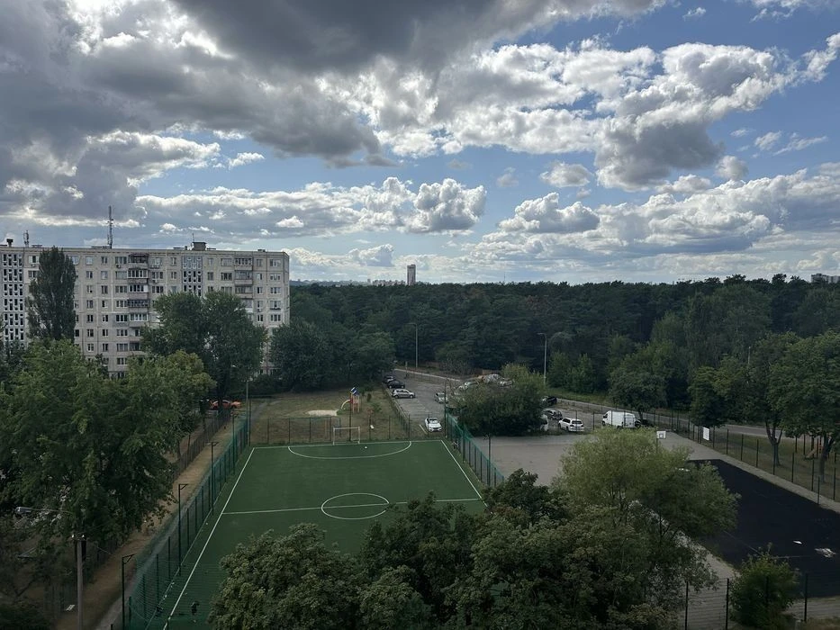 For sale 1K apartment Lisovyi Milyutenka metro station Lisova No % No