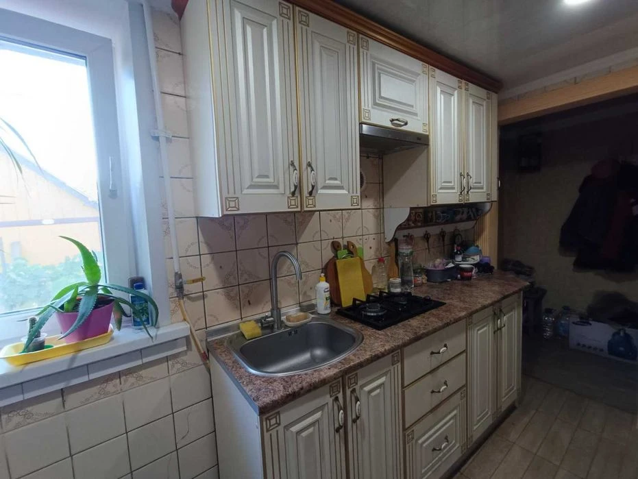 Продам 1/2 будинки Салтівка навпроти парка Перемоги
