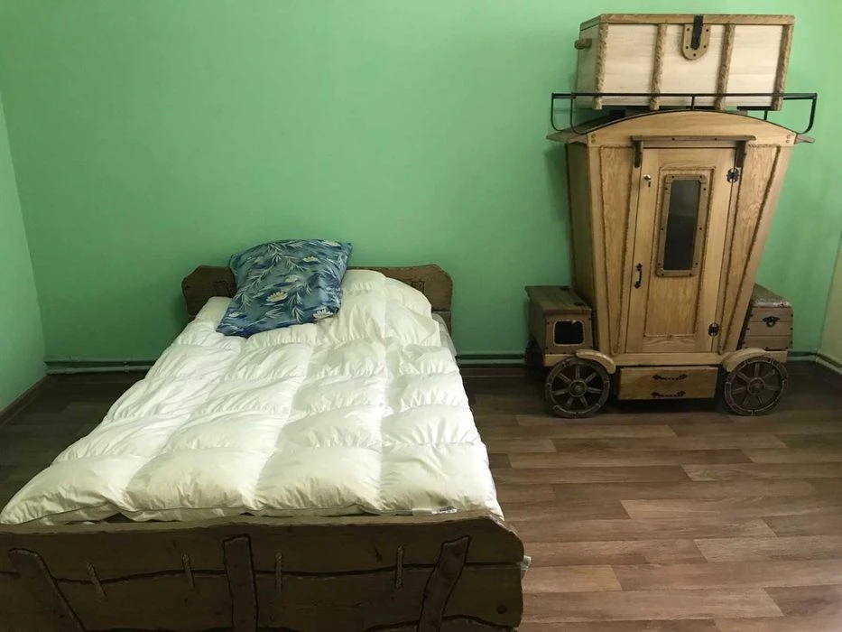 Продам ДОМ . ст.МЕТРО Защитников Украины. 80 м.кв.
