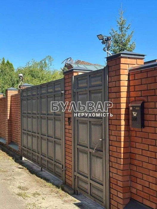 Продам ДОМ 2-х этаж. -  275 м2, Центр, м. Ярослава Мудрого,