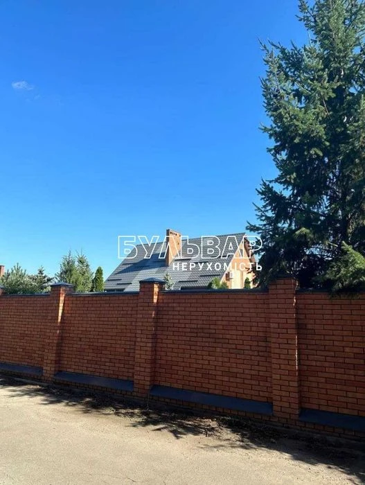 Продам ДОМ 2-х этаж. -  275 м2, Центр, м. Ярослава Мудрого,