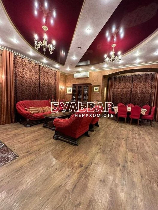 Продам ДОМ 2-х этаж. -  275 м2, Центр, м. Ярослава Мудрого,