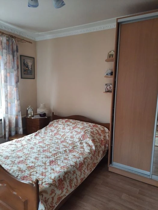 Продам квартиру у  приватному  будинку без посередників.