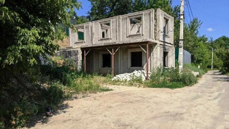 Продам незавершений новобуд під Хостел в районі вул. Клочків
