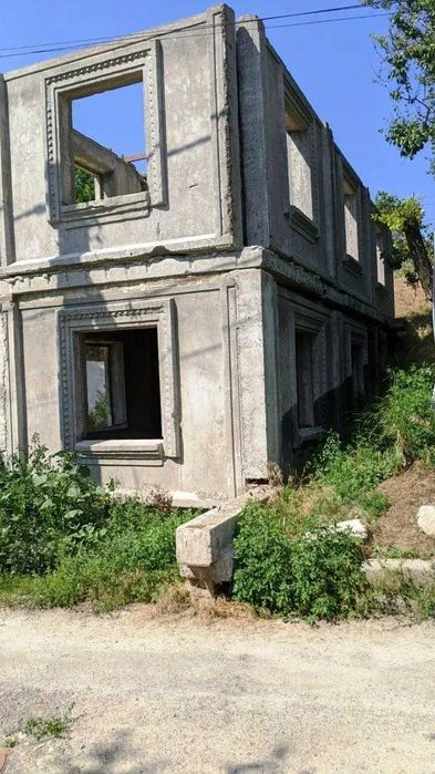 Продам незавершений новобуд під Хостел в районі вул. Клочків