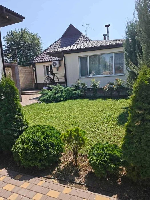 Современный дом в черте города
