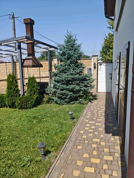 Современный дом в черте города