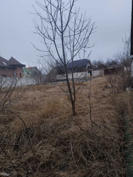 Продам участок приватизированный  10 соток